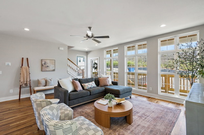 807 Arbor Trace Cir
