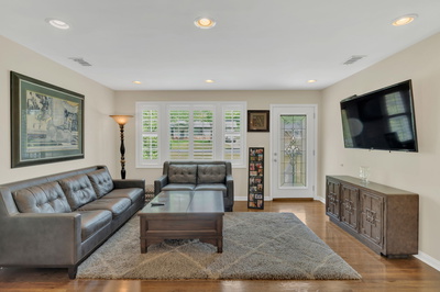 102 Woodyside Dr