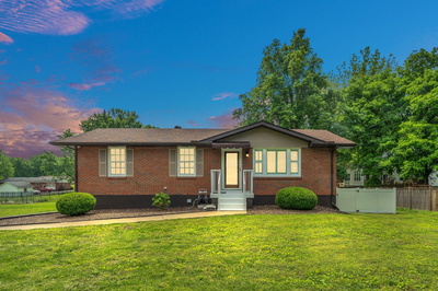 102 Woodyside Dr