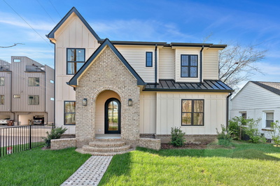 736 Douglas Ave