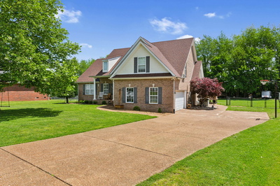 Exterior view of 122 Emma Dr in Portland, TN