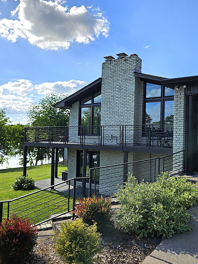 121 Lake Point Dr