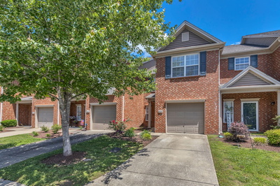 8116 Valley Oak Dr