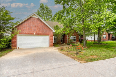 221 Foster Dr
