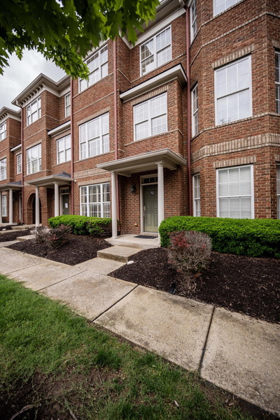 742 Wedgewood Park
