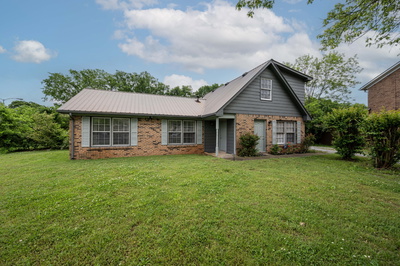 738 E Northfield Blvd