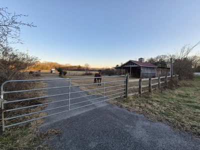 1244 Valley View Highway
