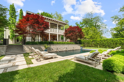 1015 Clifton Ln