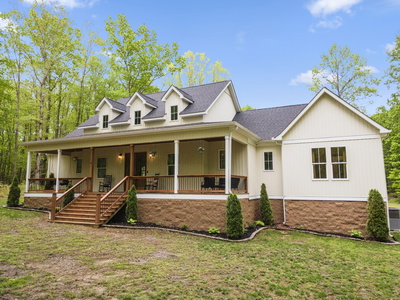 Exterior view of 12684 Us Hwy 41 in Tracy City, TN