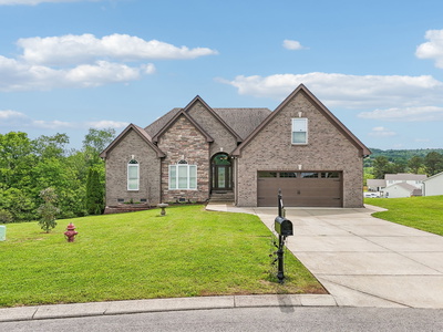 Exterior view of 73 Westfield Pl in Woodbury, TN
