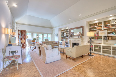 105 Burlington Ct