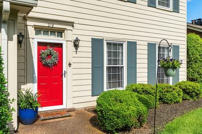 218 Boxwood Dr