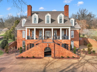 712 Legends Crest Dr