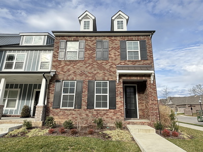 213 Claremont Ct