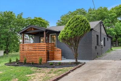 Exterior view of 449 Dennis Dr in Nashville, TN
