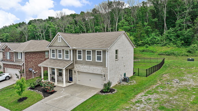 333 Blackthorn Ln