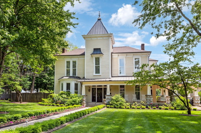 1051 W Main St