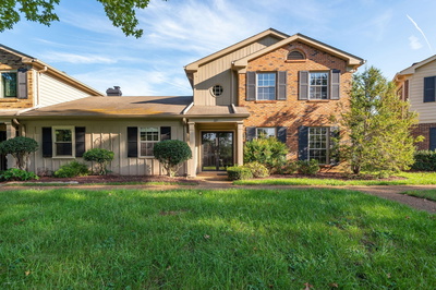 107 Boxwood Dr
