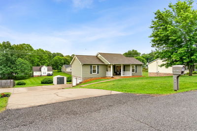 716 Ashwood Dr