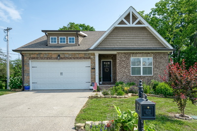 1124 Cross Pointe Dr