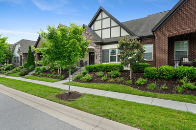 605 Weybridge Dr