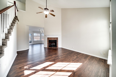 3889 Mackenzie Dr