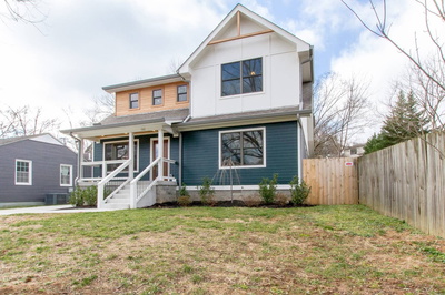 702 Village Ct