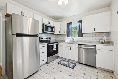 8324 River Road Pike