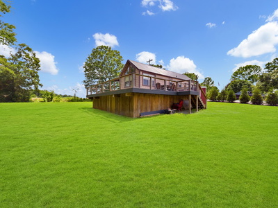 Exterior view of 836 Prizer Point Rd in Cadiz, KY
