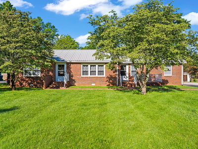 806 Pleasant View Dr