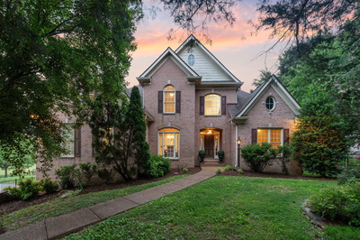 2425 Deerbourne Dr
