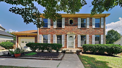 909 Lamont Ln