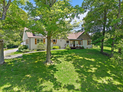 Exterior view of 3150 Highway 12, N in Chapmansboro, TN
