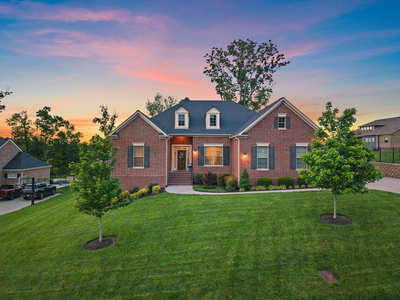 305 Redding Ct