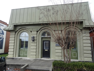 429 West Court Sq