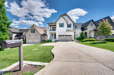 1735 Hillmont Dr