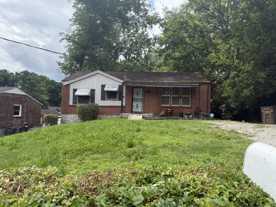 3205 Holland Ln