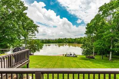 1068 Lakeland Dr