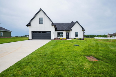 Exterior view of 10108 Whitehorn Ln in Bell Buckle, TN
