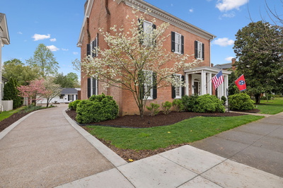 224 3rd Ave, S