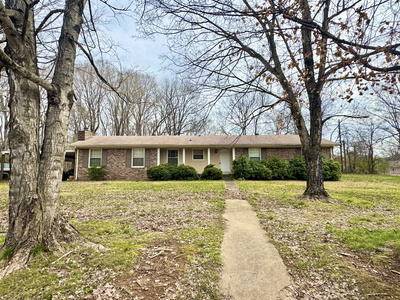 345 Lockert Pl