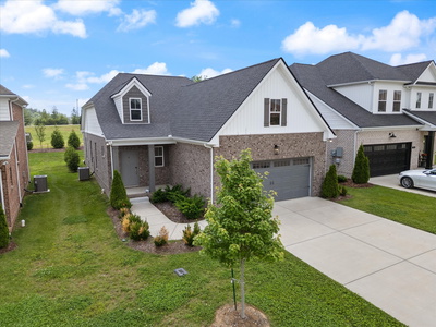 111 Weller Ln