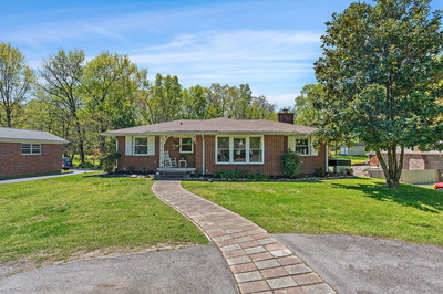 1618 Woodside Dr