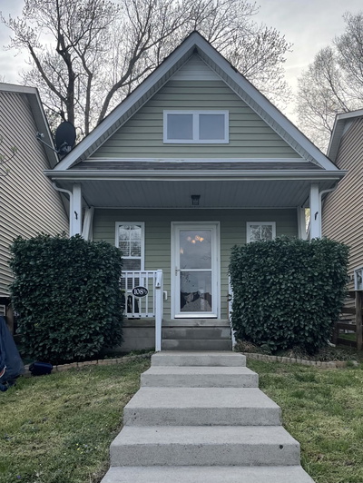 1081/2 Riverview Dr