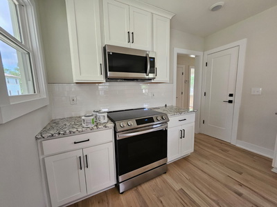 2818 Vaulx Ln