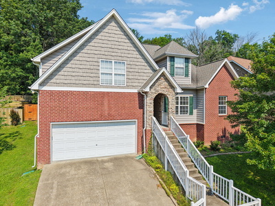 1812 Woodland Pointe Dr