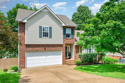 102 Homestead Ln