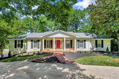 618 Hunters Ln