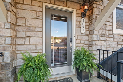 1051 Woodbury Falls Dr