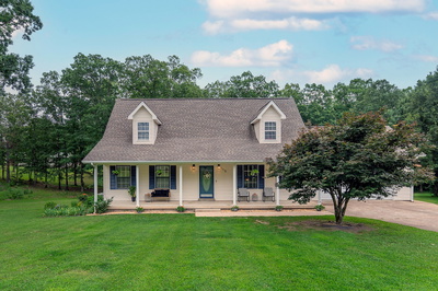 115 Pin Oaks Ln